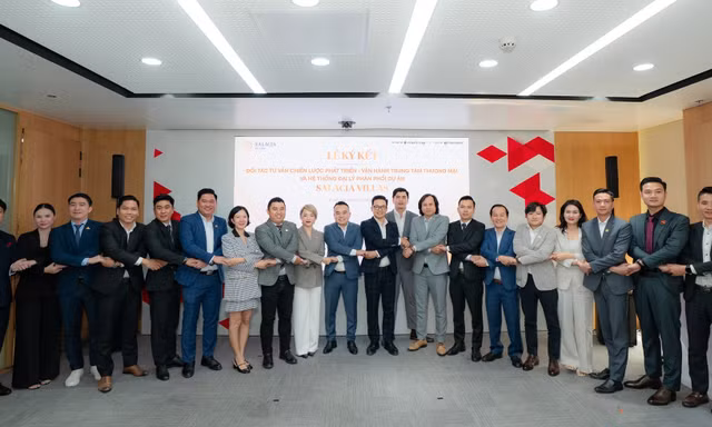 VinaLiving ký kết hợp tác phát triển TTTM và 10 đại lý phân phối Salacia Villas