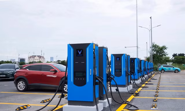 V-Green xây dựng 99 'siêu trạm sạc' trên toàn quốc 