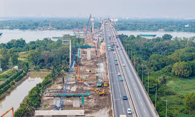 Mở rộng cao tốc TP.HCM - Long Thành: Thi công cầm chừng tại cửa ngõ TP.HCM vì “kẹt” mặt bằng 