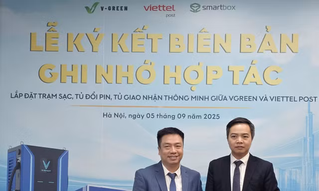 V-Green và Viettel Post hợp tác triển khai hạ tầng trạm sạc, tủ đổi pin và tủ giao nhận thông minh
