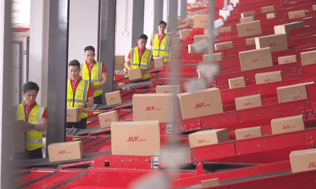 J&T Express tăng cường vận hành, đáp ứng nhu cầu bùng nổ dịp cuối năm