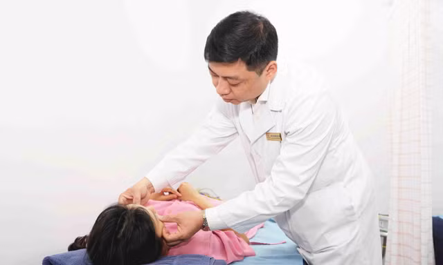 Người đi tìm “chỗ đứng” cho y học cổ truyền trong bệnh viện công nghệ cao
