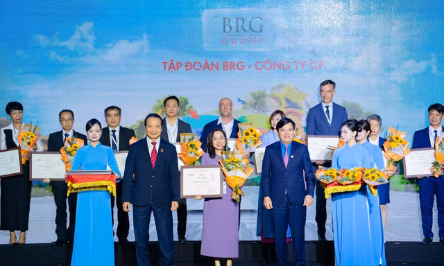 Tập đoàn BRG lần thứ 5 liên tiếp được vinh danh doanh nghiệp bền vững Việt Nam