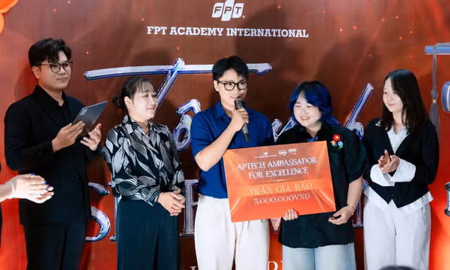 Thủ khoa FPT Arena Multimedia nhận được học bổng Aptech Ambassador Awards 2026