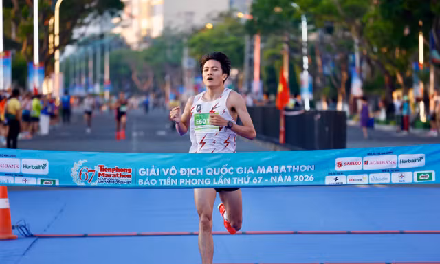 SABECO cùng Tiền Phong Marathon 2026 tô điểm cho vẻ đẹp Nha Trang qua từng bước chạy