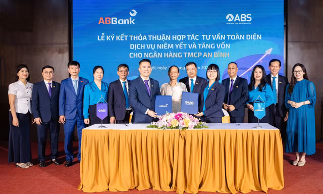 ABBank và ABS ký kết thỏa thuận hợp tác tư vấn toàn diện dịch vụ niêm yết và tăng vốn điều lệ