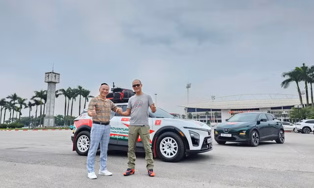 Chủ xe VinFast VF 7 lên đường "độc hành' xuyên lục địa, vượt 50.000 km từ Hà Nội đến châu Phi
