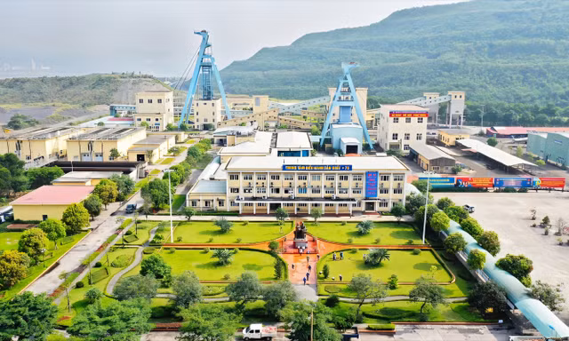 Than Hà Lầm 65 năm, từ gian khó đến mỏ hầm lò trọng điểm