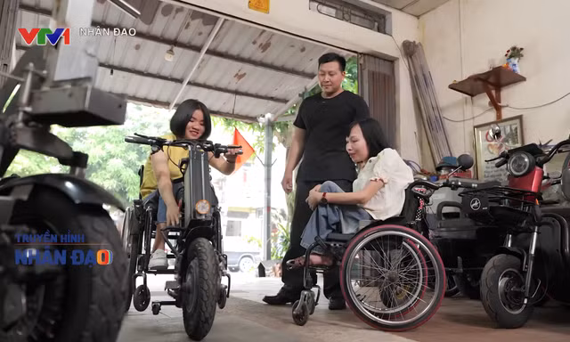 Từ người cần đôi chân, nữ giám đốc mở lối cho hàng trăm người khuyết tật