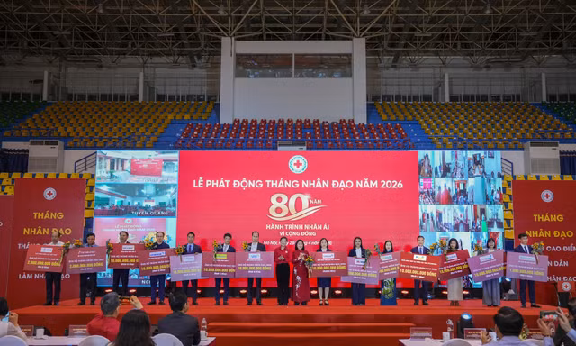 PVcomBank ủng hộ 10 tỷ đồng hưởng ứng Tháng Nhân đạo năm 2026