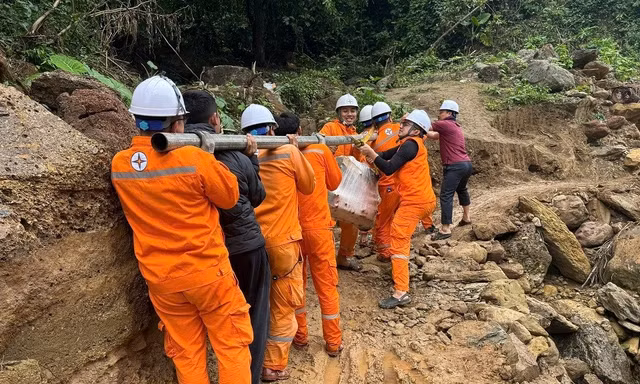 EVN hoàn thành vượt tiến độ xóa ‘vùng lõm’ điện, sóng tại 129 thôn bản