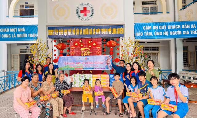 MM Mega Market mang Tết ấm đến hơn 2.000 hoàn cảnh khó khăn