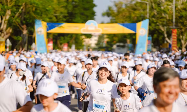 10.322 chiến binh chạy 'Vì tầm vóc Việt' tại S-Race Cần Thơ