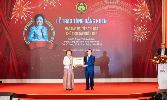 Tập đoàn BRG vinh dự được tặng Bằng khen của Ban Tuyên giáo và Dân vận Trung ương