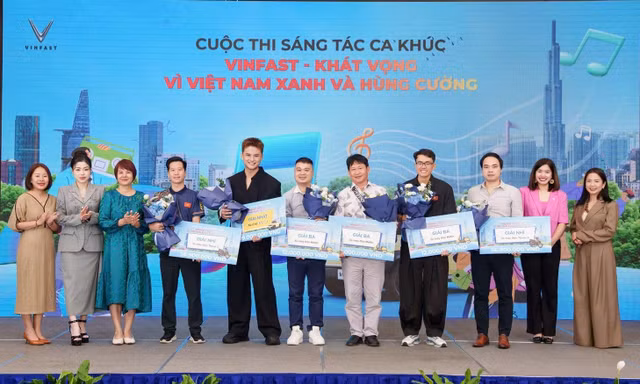 Trao giải cuộc thi sáng tác ca khúc 'Vinfast - khát vọng vì Việt Nam xanh và hùng cường'