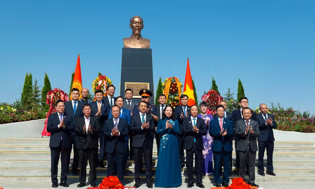 Từ 'Di sản Hồ Chí Minh' đến những kết nối mới ở Kyrgyzstan