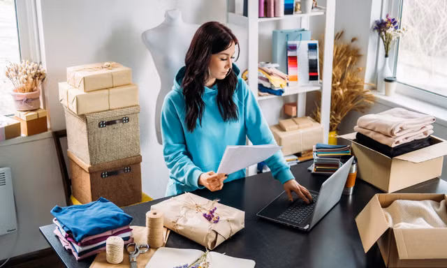 Nhân viên văn phòng 32 tuổi kiếm thêm vài triệu mỗi tháng nhờ bán hàng online