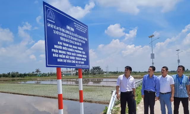 Xã Tiền Hải - Hưng Yên: Tiếp nhận và đưa vào sử dụng thiết bị cảnh báo giao thông