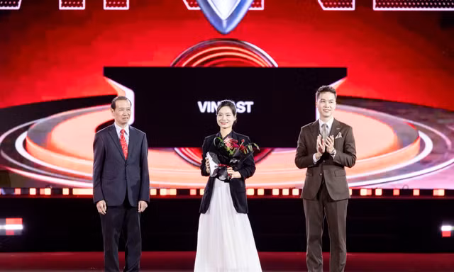 Chuyên gia lý giải vì sao VinFast xứng đáng là “Thương hiệu ô tô vươn mình” tại CCA 2025