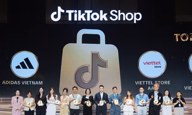 Viettel Store được vinh danh ‘Nhà bán hàng xuất sắc’ tại TikTok Shop Summit Vietnam 2026