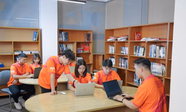 AI bùng nổ, học sinh THPT nên chọn ngành gì để không tụt lại phía sau?