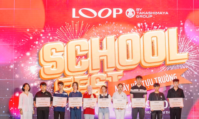 TTTM The Loop phối hợp với Đại học Quốc Gia Hà Nội trao học bổng cho tân sinh viên 