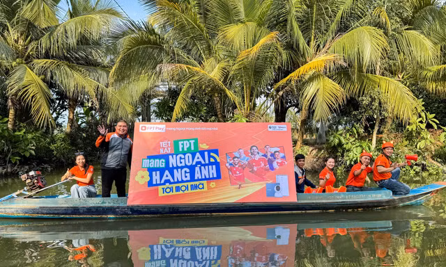 Khi Ngoại hạng Anh hoà vào trải nghiệm Tết hiện đại của người Việt