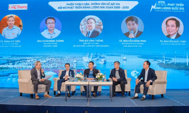 Huy động nguồn lực tài chính cho chuyển dịch năng lượng: Thách thức và cơ hội