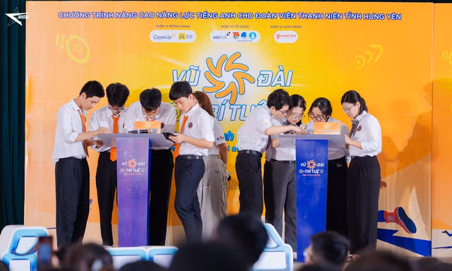 ClassUp đưa 'Vũ Đài Trí Tuệ' đến Nghệ An, Hưng Yên, Quảng Ninh thổi bùng phong trào học tiếng Anh trong học sinh THPT