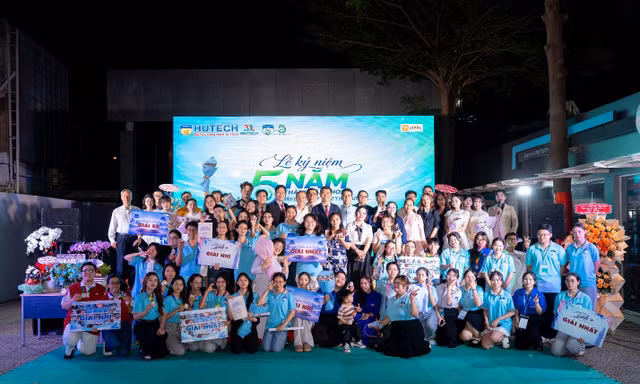 Mô hình học cụ và cách sinh viên khối Khoa học Sức khỏe HUTECH làm mới bài học sức khỏe
