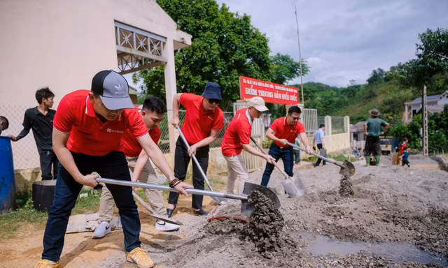 Từ những điều giản dị, vun đắp mùa hè yêu thương