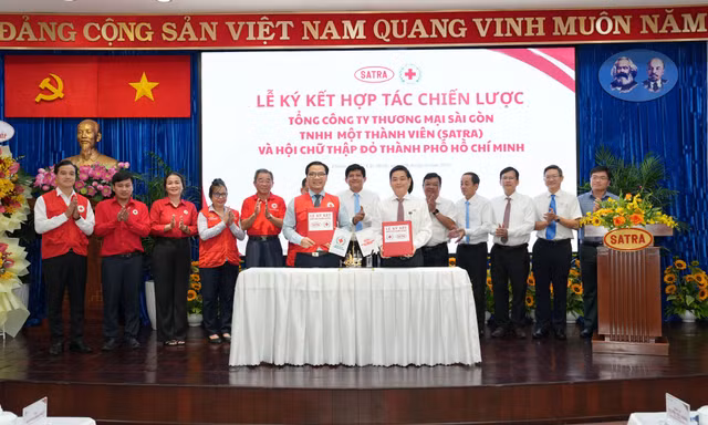 SATRA và Hội Chữ thập đỏ TPHCM hợp tác 5 năm triển khai các chương trình nhân đạo