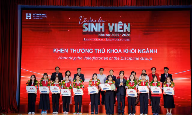 Bùng nổ lễ chào đón năm học mới 2025–2026 tại HIU