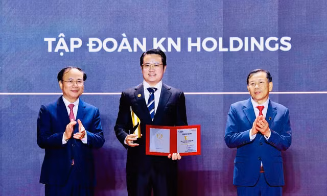 KN Holdings được vinh danh top 10 doanh nghiệp bất động sản hàng đầu Việt Nam