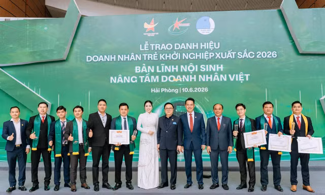 Lọt Top 100 Doanh nhân xuất sắc, Dailyve khẳng định vị thế trong hệ sinh thái đặt vé thông minh