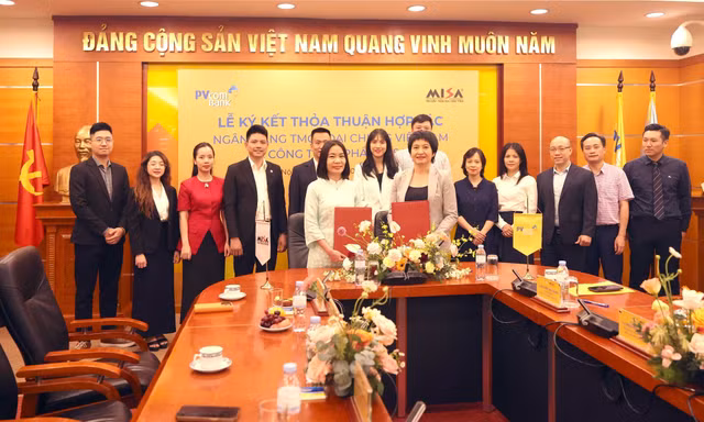 PVcomBank và MISA ký kết hợp tác triển khai giải pháp tài chính số cho khách hàng