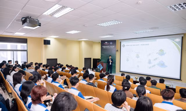 Sinh viên Bách khoa Cần Thơ tiếp cận xu hướng công trình xanh cùng Univers Tour Tiền Phong Nam