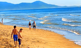 Điều tra thi thể nam giới trôi dạt bất thường vào bờ biển ở Quảng Trị 