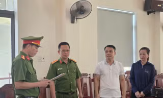 Bắt tạm giam Hiệu trưởng Trường THPT Ngọc Lặc vì tự ý nâng điểm thí sinh thi vào lớp 10