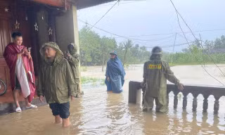 Nước dâng ở đập tràn xã Na Mèo