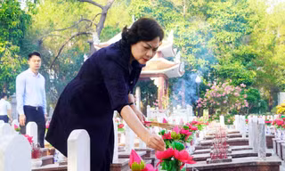 Lãnh đạo Quốc hội dâng hương tri ân anh hùng liệt sĩ tại Quảng Trị 