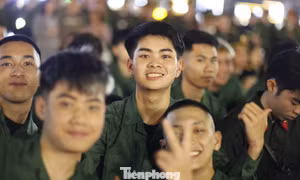 Đêm lửa trại cho thanh niên lên đường nhập ngũ.