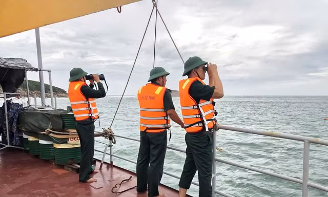 Chìm tàu ở Khánh Hòa: 1 người chết, 2 người mất tích