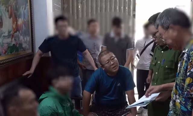 Công an Khánh Hòa bàn giao tên tội phạm lừa đảo cho Trung Quốc