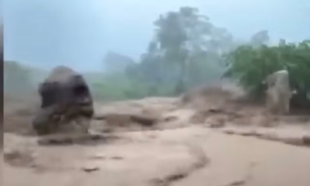 Áp thấp nhiệt đới khả năng mạnh lên thành bão, Khánh Hòa khẩn trương ứng phó