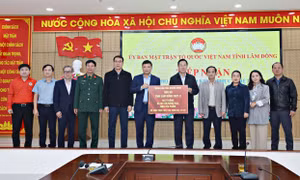  Lâm Đồng tiếp nhận 50 tỷ đồng và 30 tấn hàng hóa của tỉnh Quảng Ninh