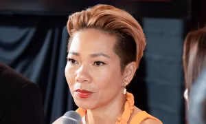 Tùng Dương lại cạnh tranh Hà Trần 
