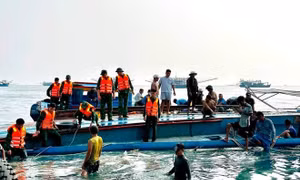 Lật tàu cá gần đảo Phú Quý, một thuyền viên mất tích 