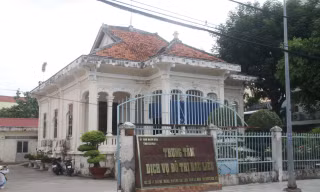 Căn nhà cổ bị bỏ hoang ở Cà Mau