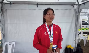 Tay chèo 19 tuổi Hồ Thị Duy vượt áp lực, giành HCV ngay lần đầu dự SEA Games